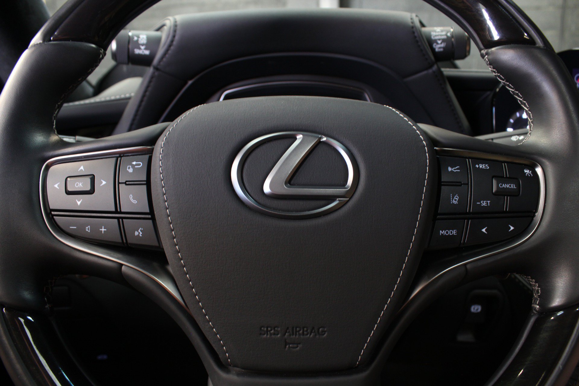 Used 2022 Lexus LS 500 w/ Interior Upgrade Package RWD image 57