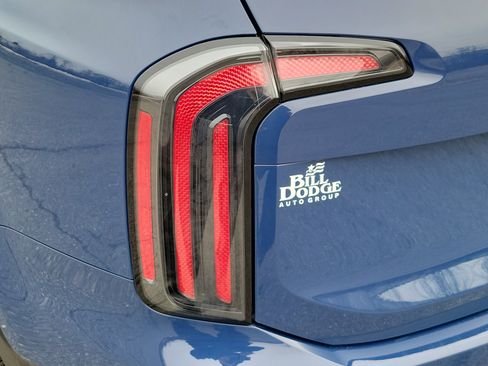 Used 2023 Kia Telluride SX image 11