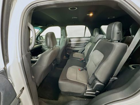 Used 2018 Ford Explorer XLT w/ Equipment Group 201A image 27