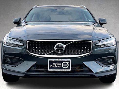 Certified 2026 Volvo V60 B5 Cross Country Plus w/ Protection Package Premier image 2