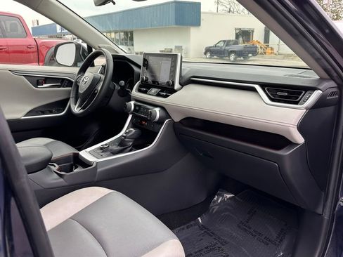 Used 2021 Toyota RAV4 Limited AWD/4WD image 19