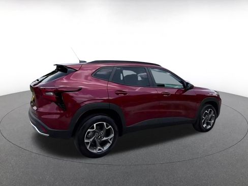 Used 2025 Chevrolet Trax LT w/ LT Convenience Package FWD image 15