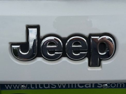 Used 2021 Jeep Grand Cherokee Laredo RWD image 34