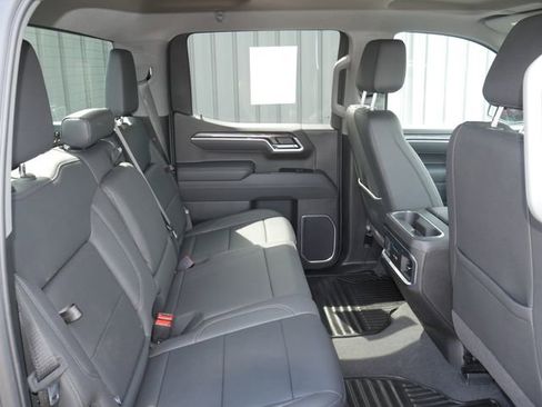 Used 2025 Chevrolet Silverado 1500 LTZ AWD/4WD image 27