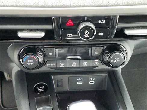 New 2026 Nissan Kicks SV w/ SV Premium Package image 32