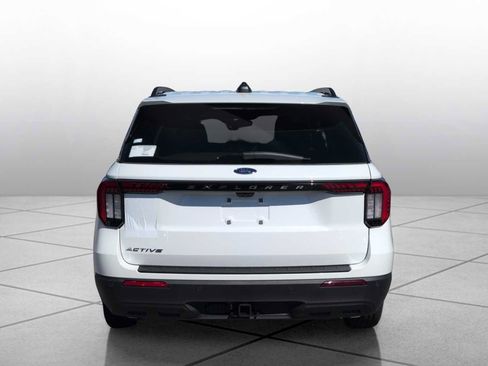 New 2026 Ford Explorer Active RWD image 4