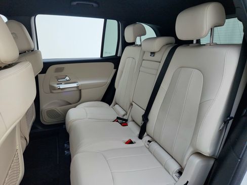 Certified 2025 Mercedes-Benz GLB 250 4MATIC image 19