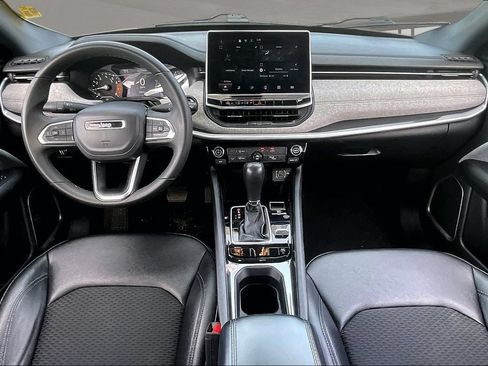 Used 2024 Jeep Compass Latitude AWD/4WD image 7