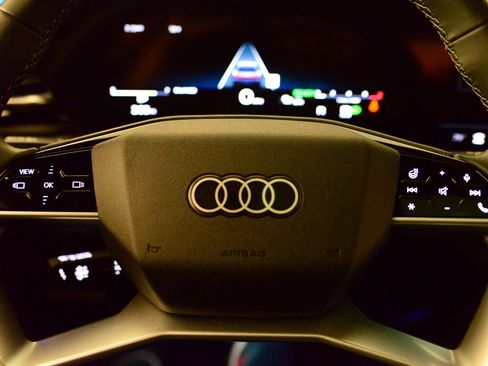 Certified 2025 Audi Q5 Premium w/ Convenience Package image 30