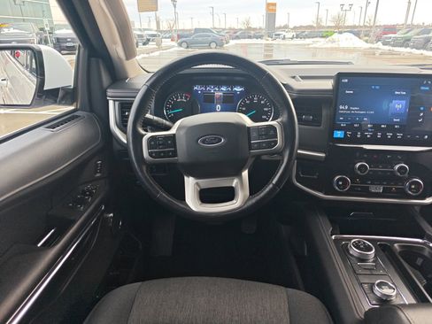 Used 2024 Ford Expedition Max XLT image 13