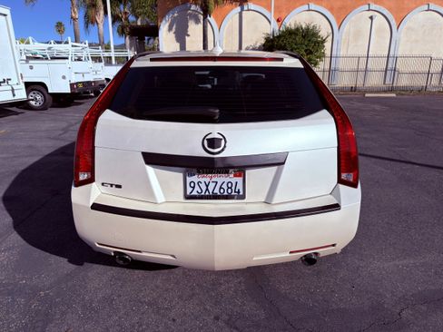Used 2010 Cadillac CTS Luxury image 7