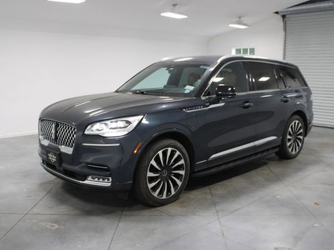 Used 2023 Lincoln Aviator Black Label Grand Touring image 4