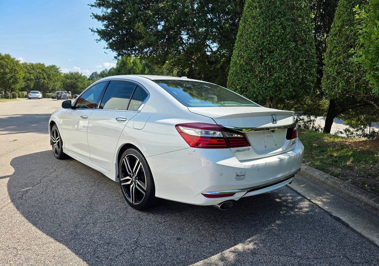 Used 2016 Honda Accord Touring image 3