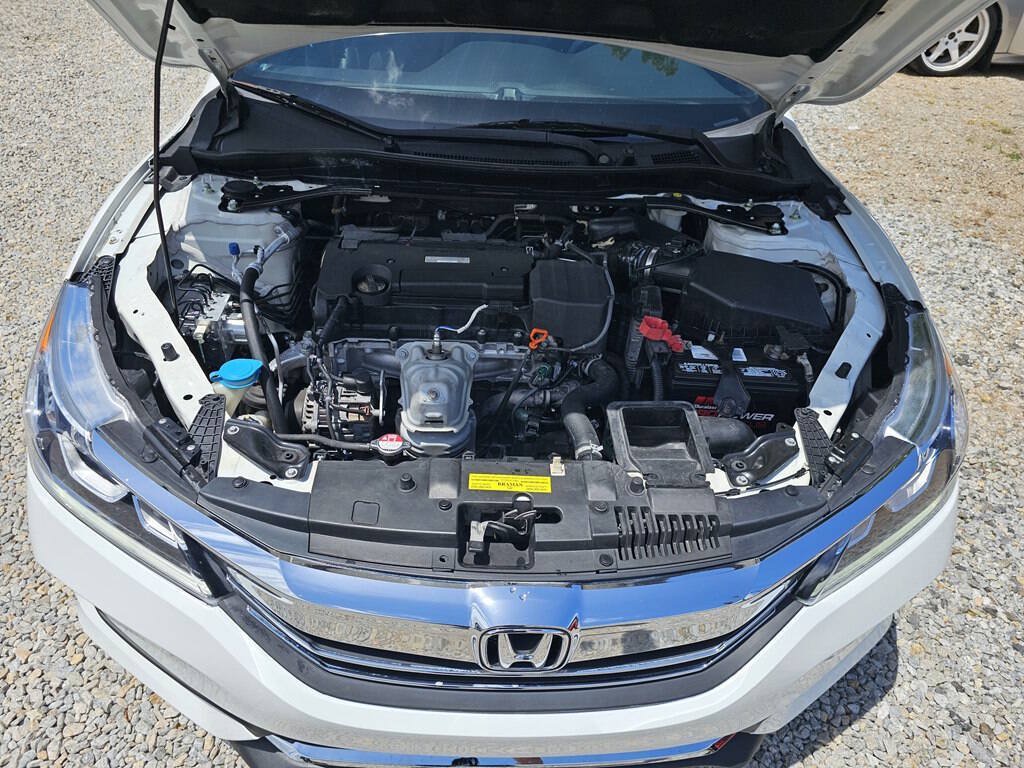 Used 2017 Honda Accord Sport image 29