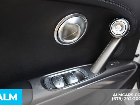 Used 2025 Genesis GV60 Advanced image 17