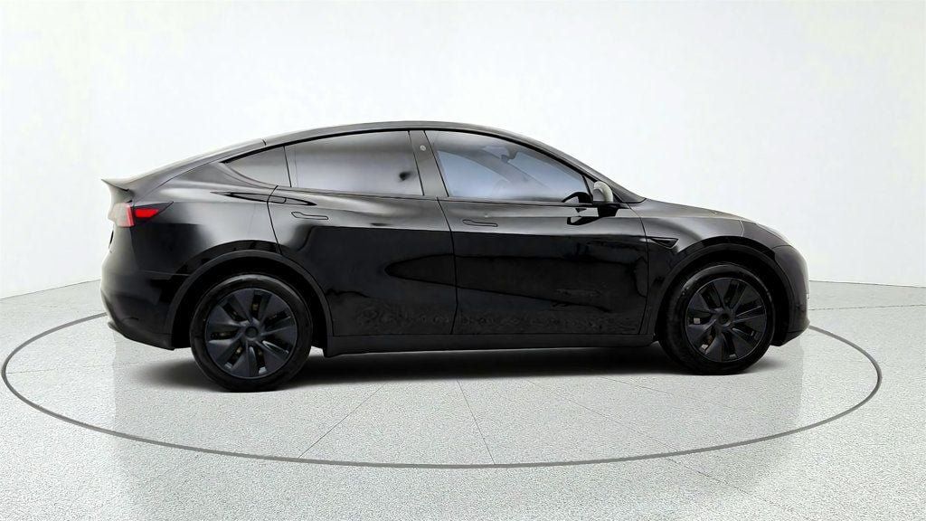Used 2025 Tesla Model Y Long Range AWD/4WD image 4