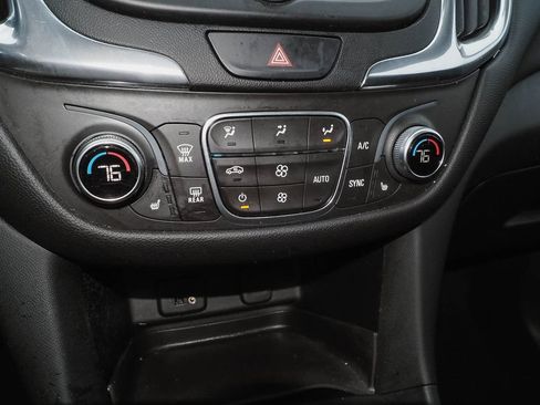 Certified 2018 Chevrolet Equinox LT FWD image 13