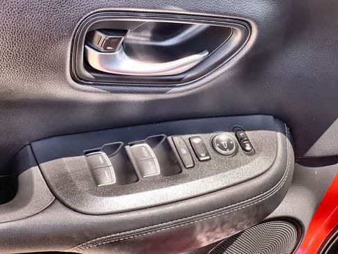 Used 2025 Honda HR-V EX-L image 30
