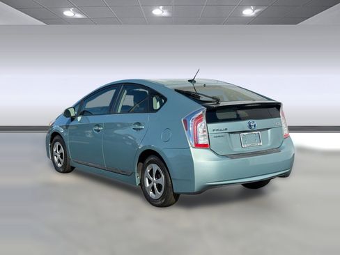 Used 2015 Toyota Prius Four image 3