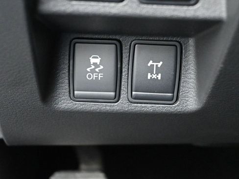 Used 2024 Nissan Frontier PRO-4X w/ Technology Package image 17