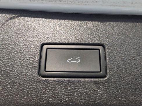 Used 2024 Volkswagen Atlas SE image 30