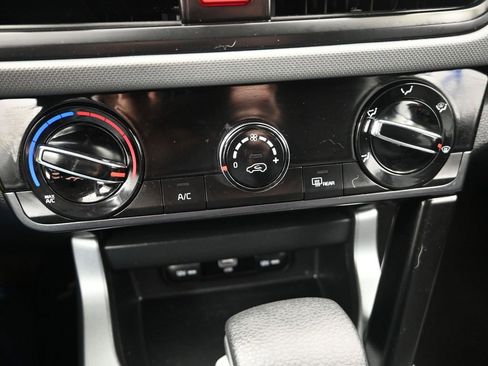 Certified 2024 Kia Seltos LX image 19