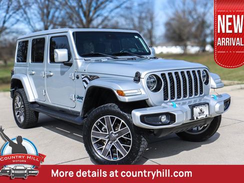 Used 2022 Jeep Wrangler Unlimited Sahara image 1