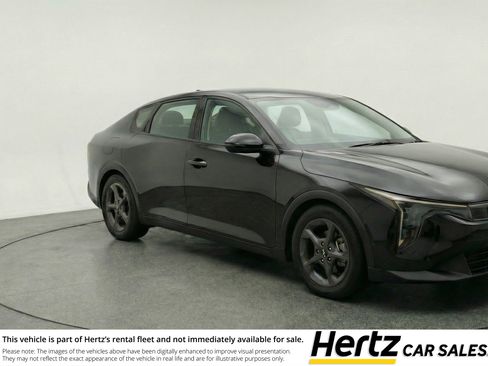 Used 2025 Kia K4 LXS image 1