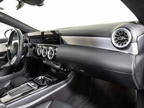 Used 2025 Mercedes-Benz CLA 250 image 17