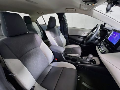 Used 2025 Toyota Corolla LE w/ Convenience Package FWD image 29
