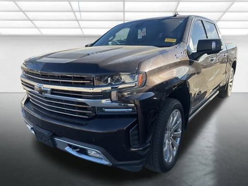 Used 2019 Chevrolet Silverado 1500 High Country w/ Technology Package image 3