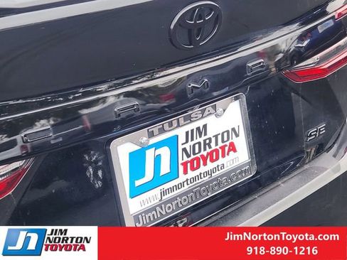 Used 2025 Toyota Camry SE image 12