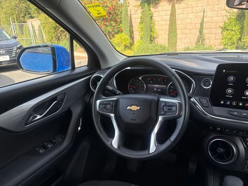 Used 2025 Chevrolet Blazer LT image 36