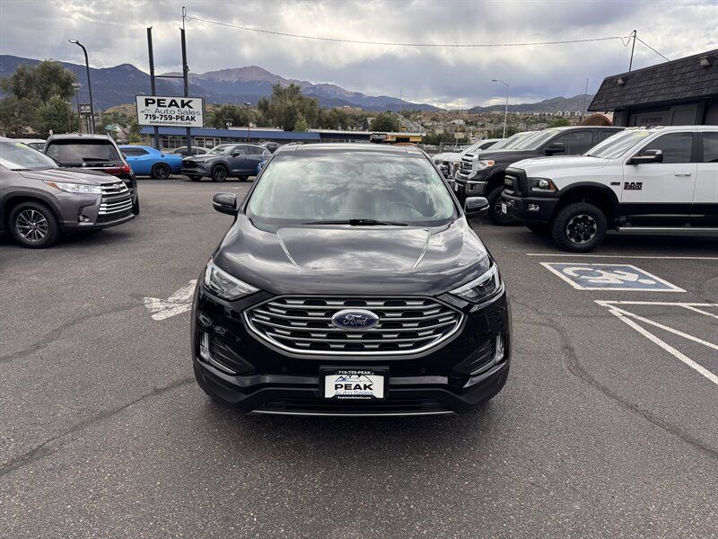 Used 2022 Ford Edge Titanium w/ Class II Trailer Tow Package AWD/4WD image 2