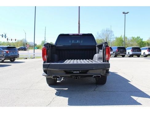 Used 2024 GMC Sierra 1500 Denali w/ Technology Package AWD/4WD image 15