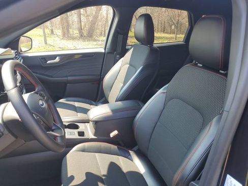 Used 2025 Ford Escape ST-Line w/ Equipment Group 301A FWD image 5