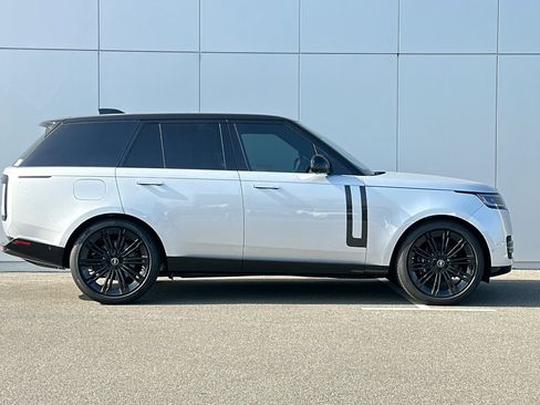 New 2025 Land Rover Range Rover SE image 6