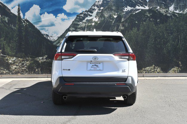 Used 2024 Toyota RAV4 LE AWD/4WD image 10