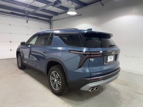 Certified 2025 Chevrolet Traverse LT image 4