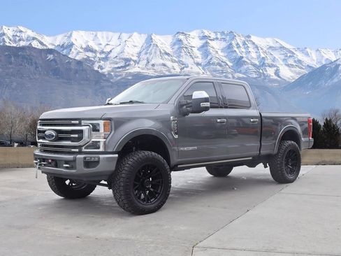 Used 2022 Ford F350 Platinum w/ Tremor Off-Road Package AWD/4WD image 2