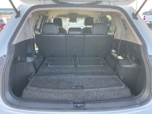 Used 2021 Volkswagen Tiguan SE image 36