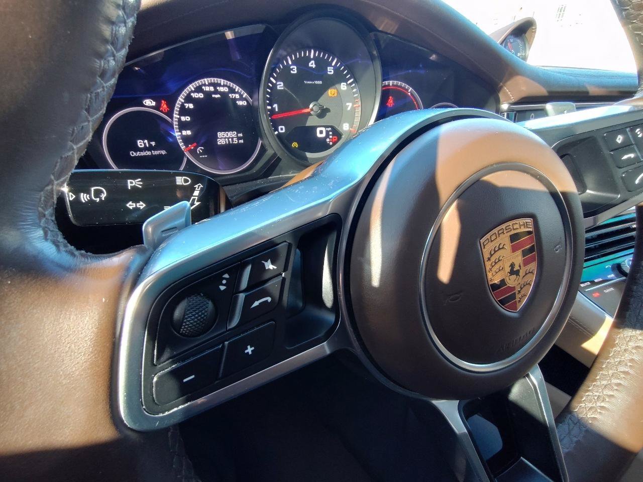 Used 2018 Porsche Panamera RWD image 22