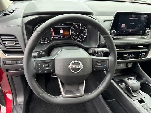 Certified 2026 Nissan Rogue SV AWD/4WD image 18