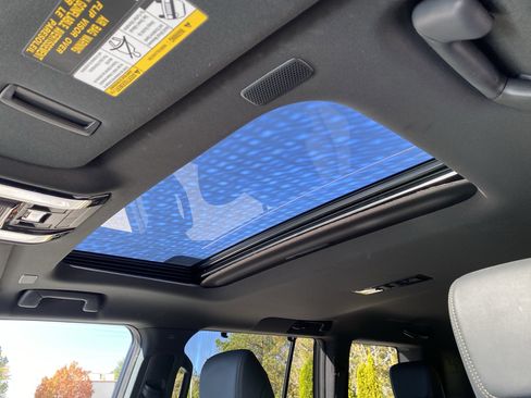 Used 2024 Lexus GX 550 image 9