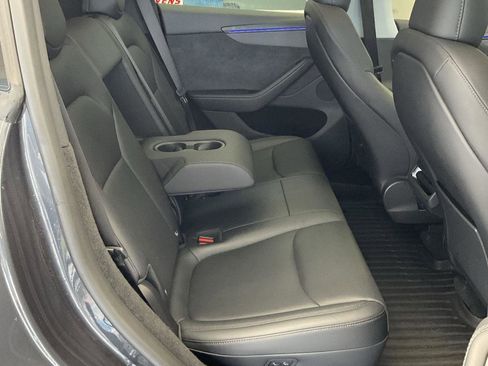 Used 2026 Tesla Model Y AWD image 14