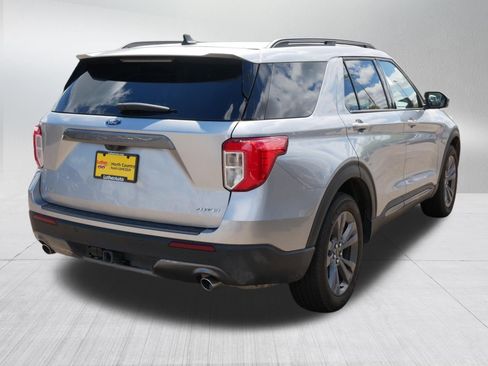 Used 2024 Ford Explorer XLT w/ Equipment Group 202A AWD/4WD image 7