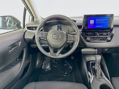Used 2025 Toyota Corolla LE FWD image 27