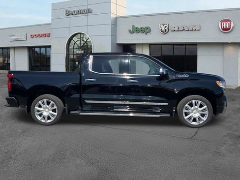 Used 2024 Chevrolet Silverado 1500 High Country w/ High Country Premium Package AWD/4WD image 8