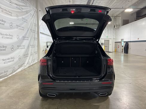 Used 2025 Mercedes-Benz GLA 250 4MATIC image 32