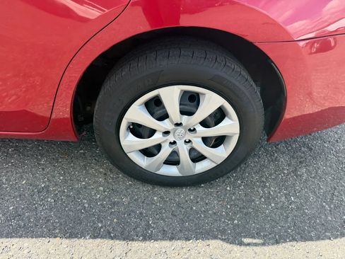 Used 2015 Toyota Corolla LE FWD image 9